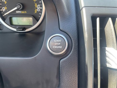Used 2012 Land Rover LR2 HSE image 41
