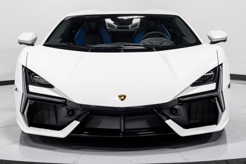 Used 2024 Lamborghini Revuelto image 8
