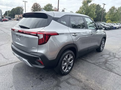 Used 2024 Kia Seltos LX image 8