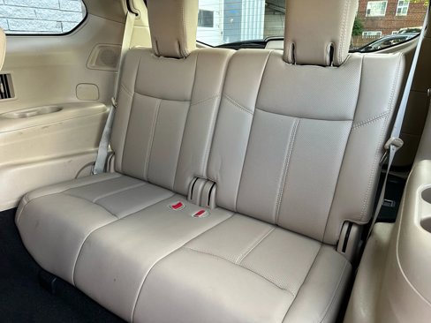 Used 2016 Nissan Pathfinder Platinum image 12