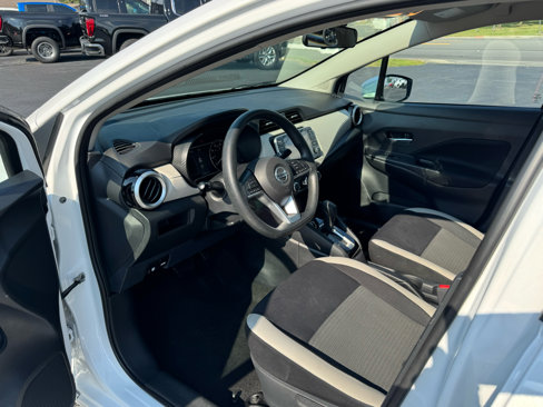 Used 2022 Nissan Versa SV image 14