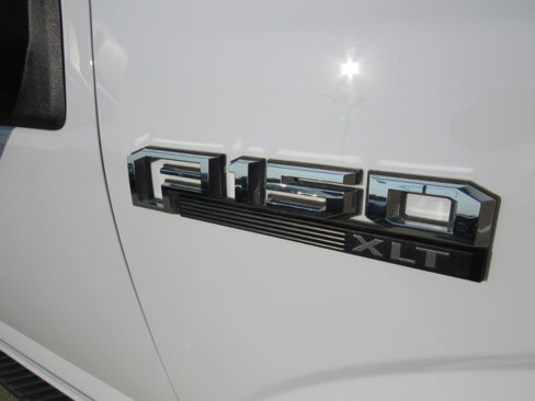 Used 2018 Ford F150 XLT w/ Equipment Group 302A Luxury image 39