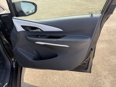 Used 2020 Chevrolet Bolt LT image 48