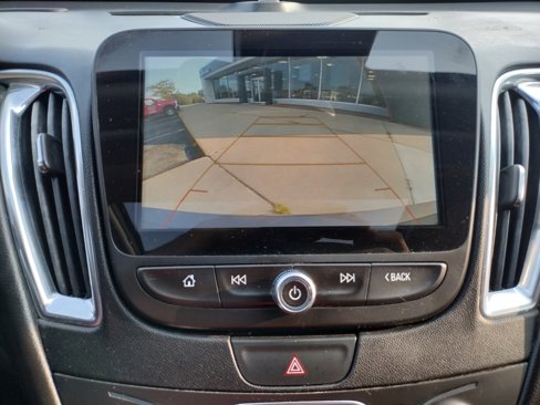 Used 2018 Chevrolet Malibu LT image 4