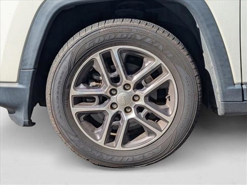 Used 2019 Jeep Compass Latitude w/ Popular Equipment Group image 18