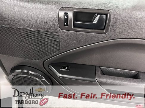 Used 2005 Ford Mustang Convertible image 33