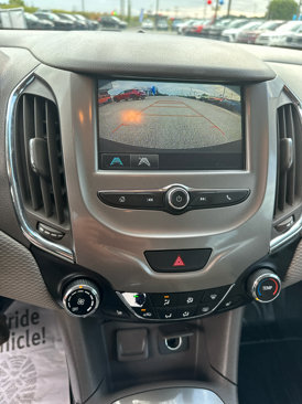 Used 2018 Chevrolet Cruze LT w/ Convenience Package image 14