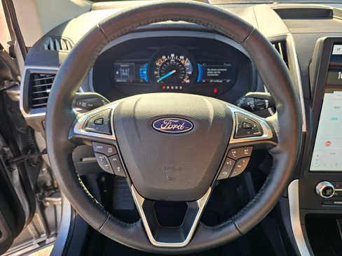 Used 2024 Ford Edge SEL image 17