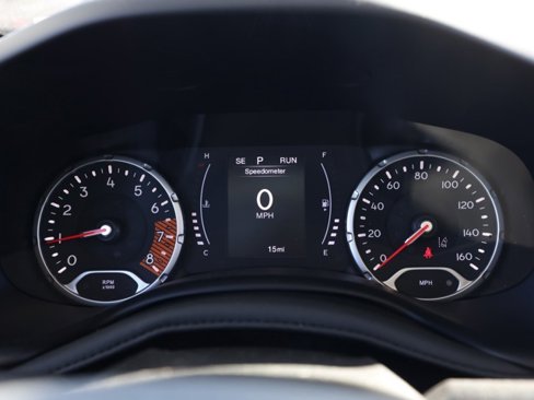 New 2023 Jeep Renegade Latitude w/ Sun & Fun Group image 28