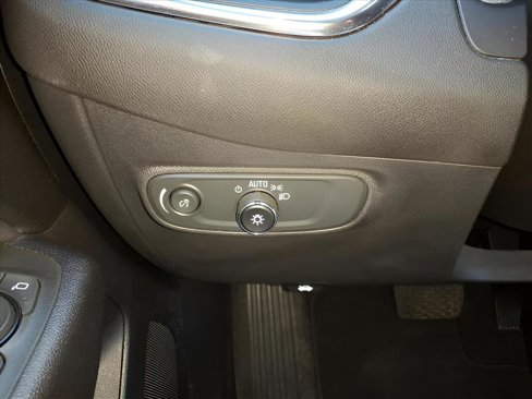 Used 2024 Chevrolet Equinox LT image 13