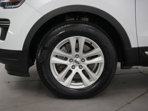 Used 2019 Ford Explorer XLT image 31