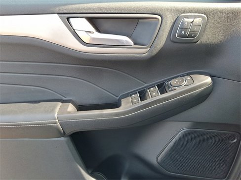 Used 2022 Ford Escape SEL w/ Technology Package image 12
