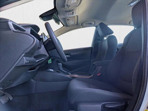 Used 2021 Toyota Corolla LE image 15