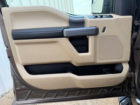 Used 2015 Ford F150 XLT w/ Equipment Group 302A Luxury image 9