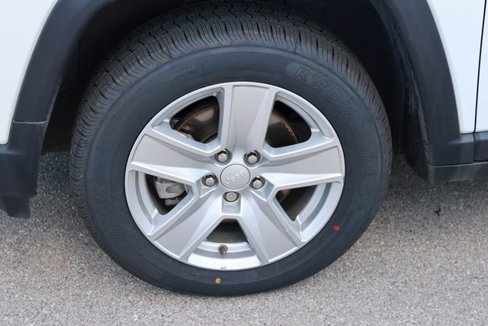 Used 2022 Jeep Compass Latitude image 7