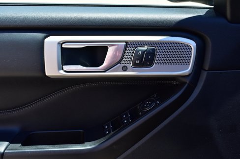 Used 2020 Ford Explorer Limited image 15