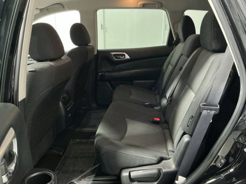 Used 2020 Nissan Pathfinder S image 30
