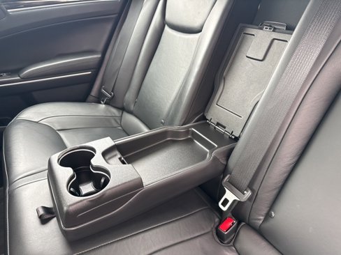 Used 2015 Chrysler 300 Limited image 28