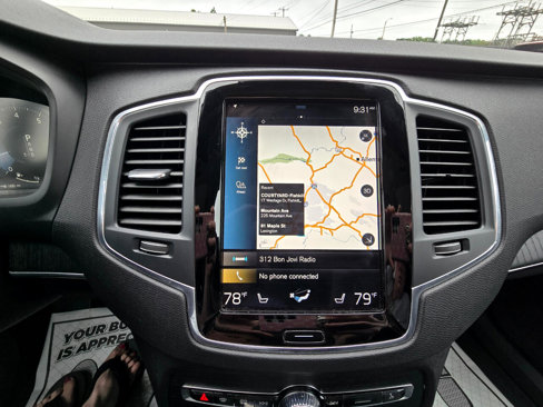 Used 2020 Volvo XC90 T6 Momentum w/ Protection Package Premier image 11