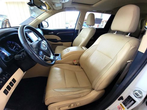Used 2014 Toyota Highlander Limited image 9