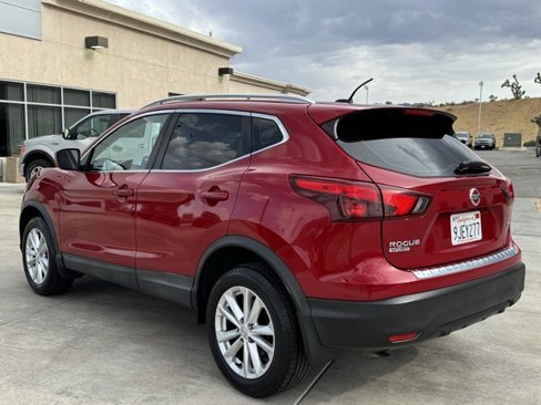 Used 2018 Nissan Rogue Sport SV image 7