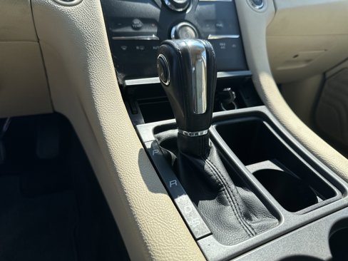 Used 2018 Ford Taurus SEL w/ Equipment Group 201A image 31