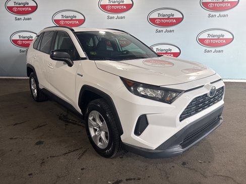 Used 2019 Toyota RAV4 LE image 3