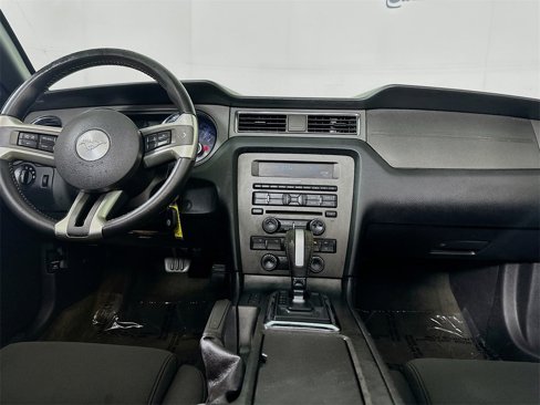 Used 2014 Ford Mustang Convertible image 21