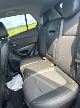 Used 2021 Chevrolet Trax LT image 14