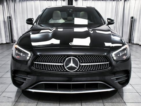 Used 2023 Mercedes-Benz E 350 4MATIC Sedan image 2