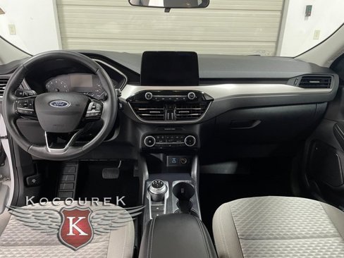 Used 2022 Ford Escape SE w/ Cold Weather Package image 13