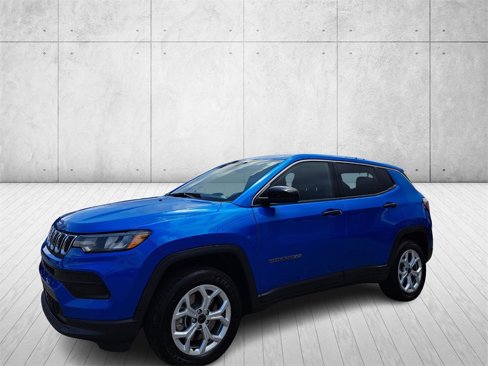Used 2025 Jeep Compass Sport image 9