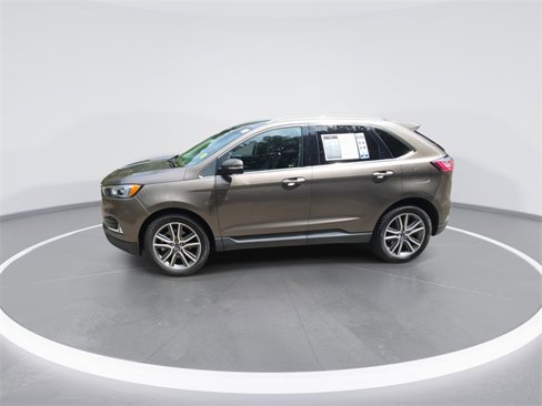 Used 2019 Ford Edge Titanium w/ Cold Weather Package image 4