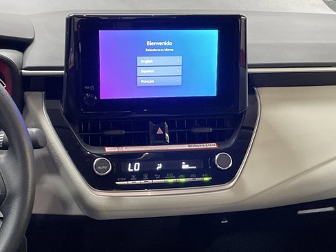 Used 2025 Toyota Corolla LE image 31