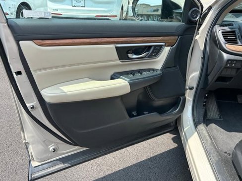 Used 2019 Honda CR-V Touring image 9