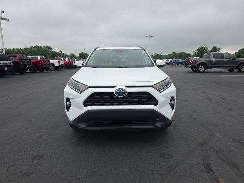 Used 2021 Toyota RAV4 XLE image 8