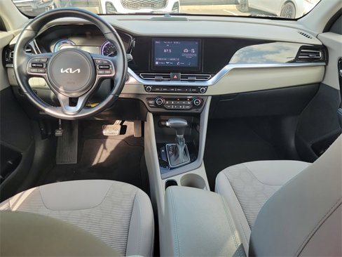 Certified 2022 Kia Niro LXS image 13