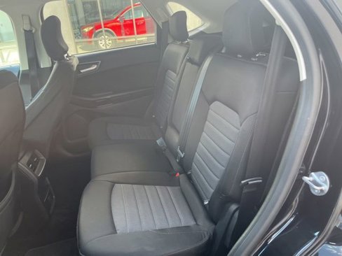 Used 2018 Ford Edge SE image 27
