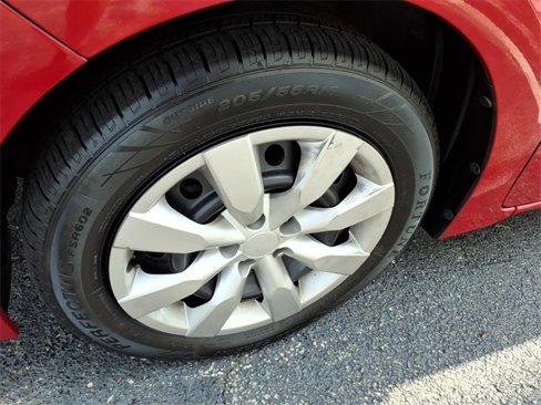 Used 2016 Toyota Corolla LE image 8