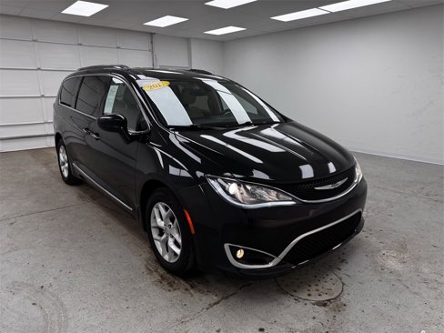 Used 2017 Chrysler Pacifica Touring-L Plus image 3