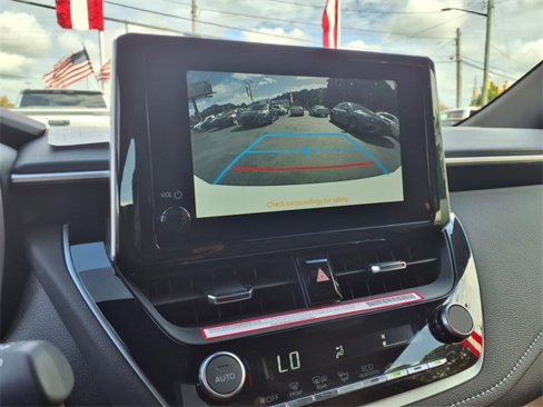 Used 2024 Toyota Corolla SE image 19