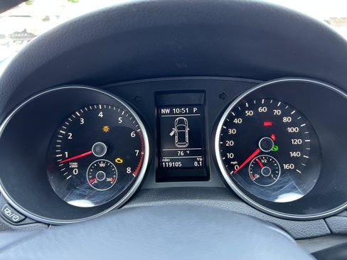 Used 2010 Volkswagen Golf 4-Door image 12