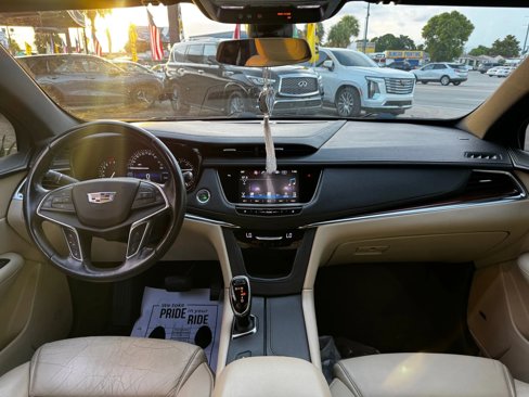 Used 2018 Cadillac XT5 Premium Luxury image 19