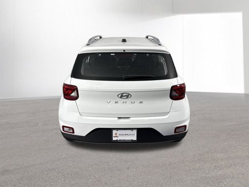 New 2025 Hyundai Venue SEL image 39