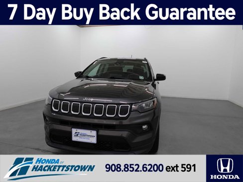 Used 2022 Jeep Compass Latitude image 1