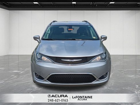 Used 2019 Chrysler Pacifica Touring-L image 8