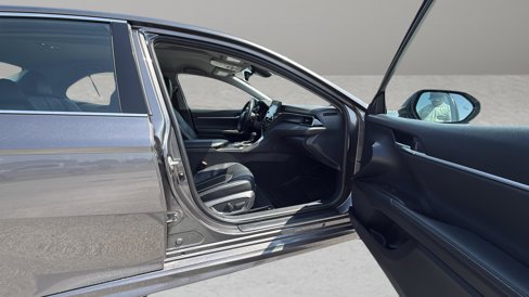 Used 2023 Toyota Camry XSE image 13