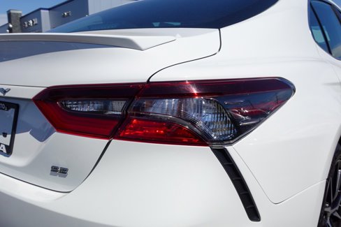 Used 2021 Toyota Camry SE image 5