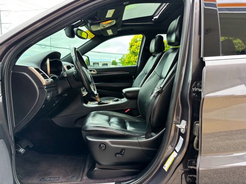 Used 2017 Jeep Grand Cherokee Limited image 12