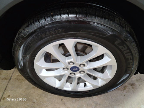 Used 2020 Ford Escape SE image 10